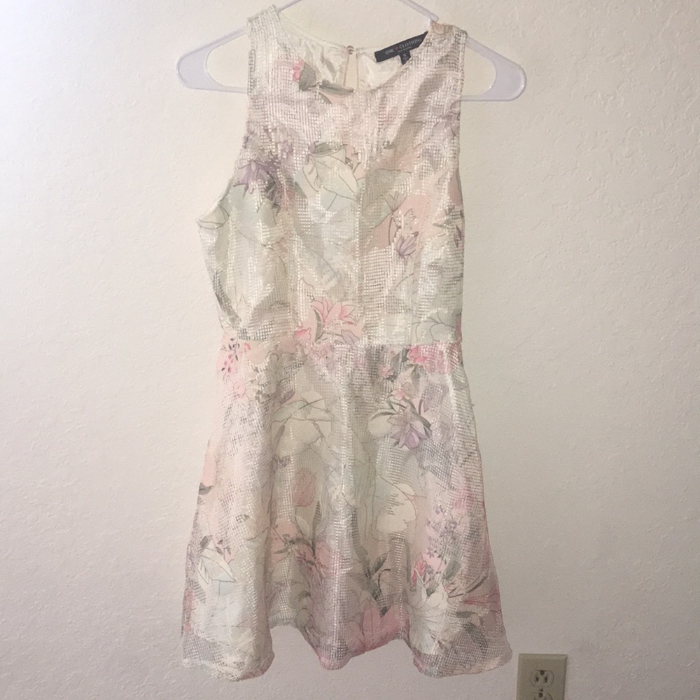 One Clothing lace floral dress